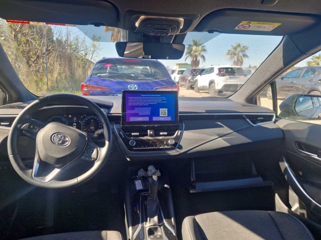 Foto 4 del anuncio Toyota Corolla 140H Active Plus Touring Sport  de Ocasión en Madrid