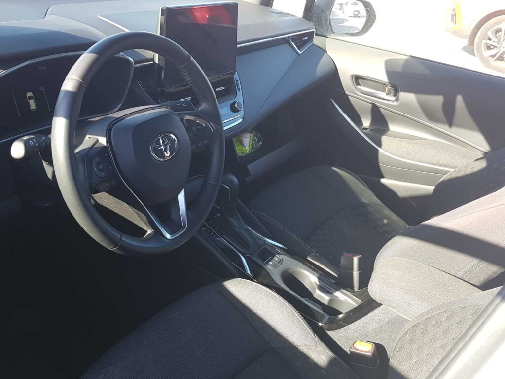 Foto 5 del anuncio Toyota Corolla 140H Active Plus Touring Sport  de Ocasión en Madrid