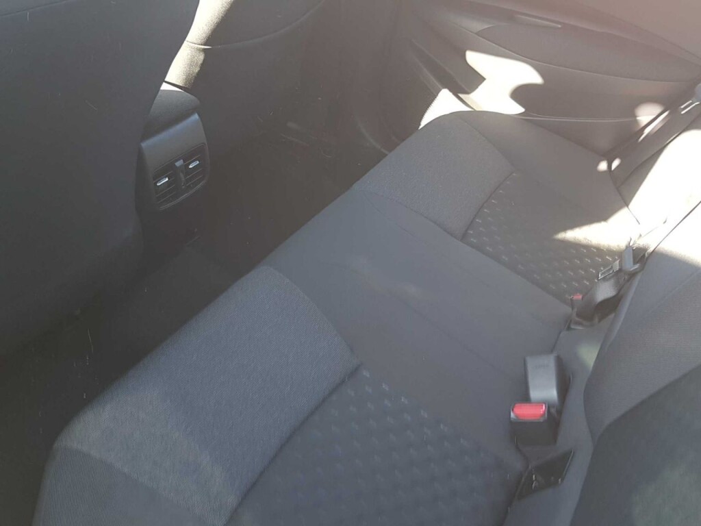 Foto 6 del anuncio Toyota Corolla 140H Active Plus Touring Sport  de Ocasión en Madrid