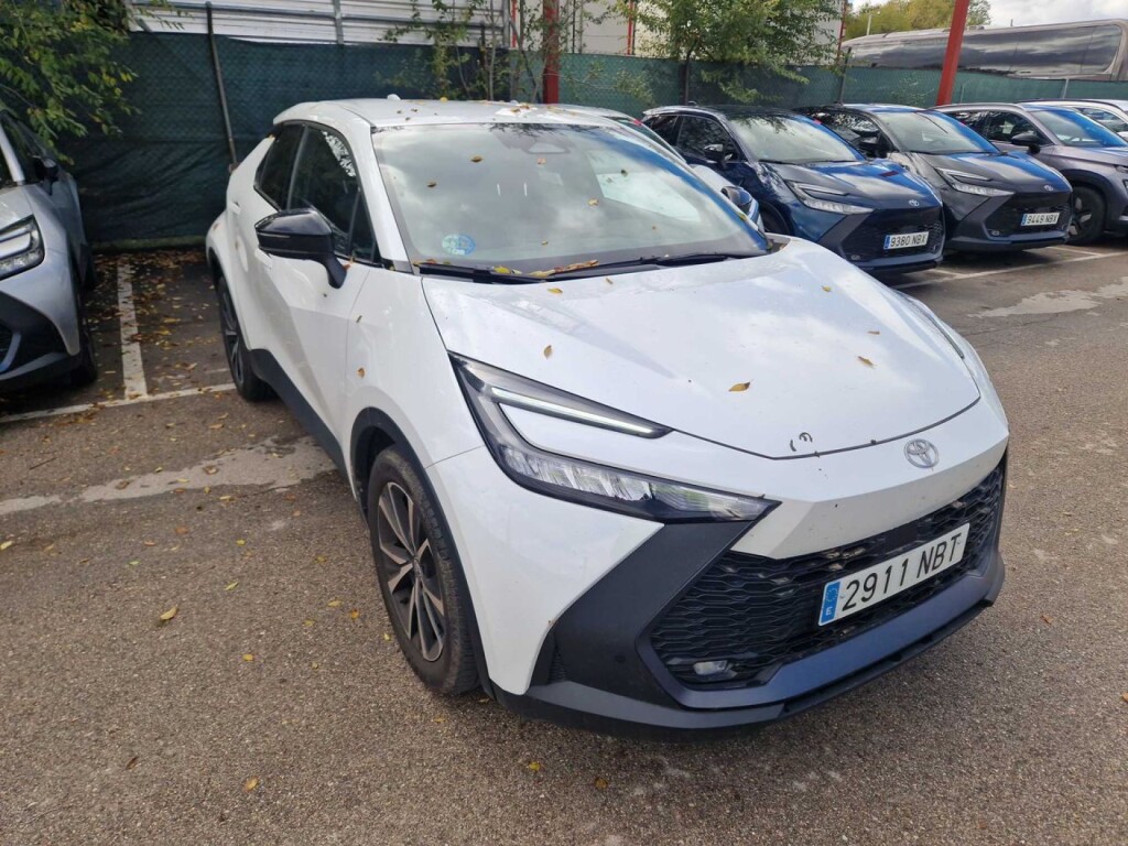 Foto 1 del anuncio Toyota C-HR 1.8 Advance Hybrid 140  de Ocasión en Madrid