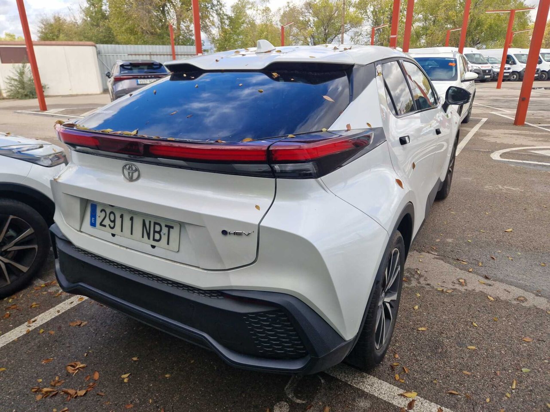 Foto 3 del anuncio Toyota C-HR 1.8 Advance Hybrid 140  de Ocasión en Madrid