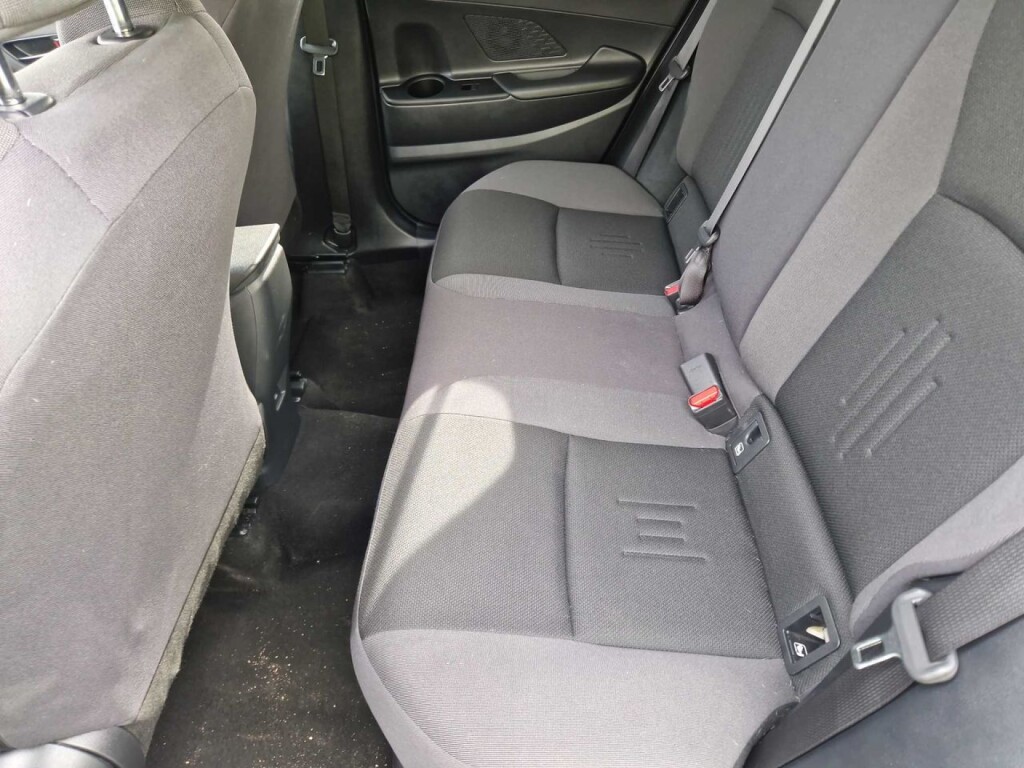 Foto 6 del anuncio Toyota C-HR 1.8 Advance Hybrid 140  de Ocasión en Madrid