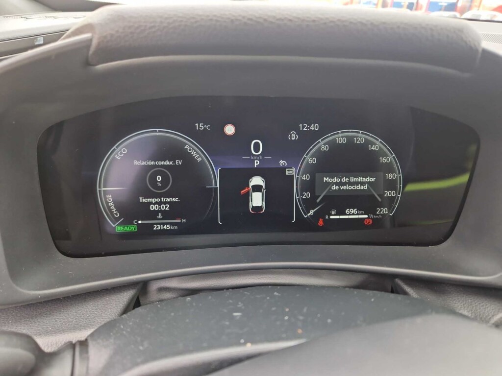 Foto 7 del anuncio Toyota C-HR 1.8 Advance Hybrid 140  de Ocasión en Madrid