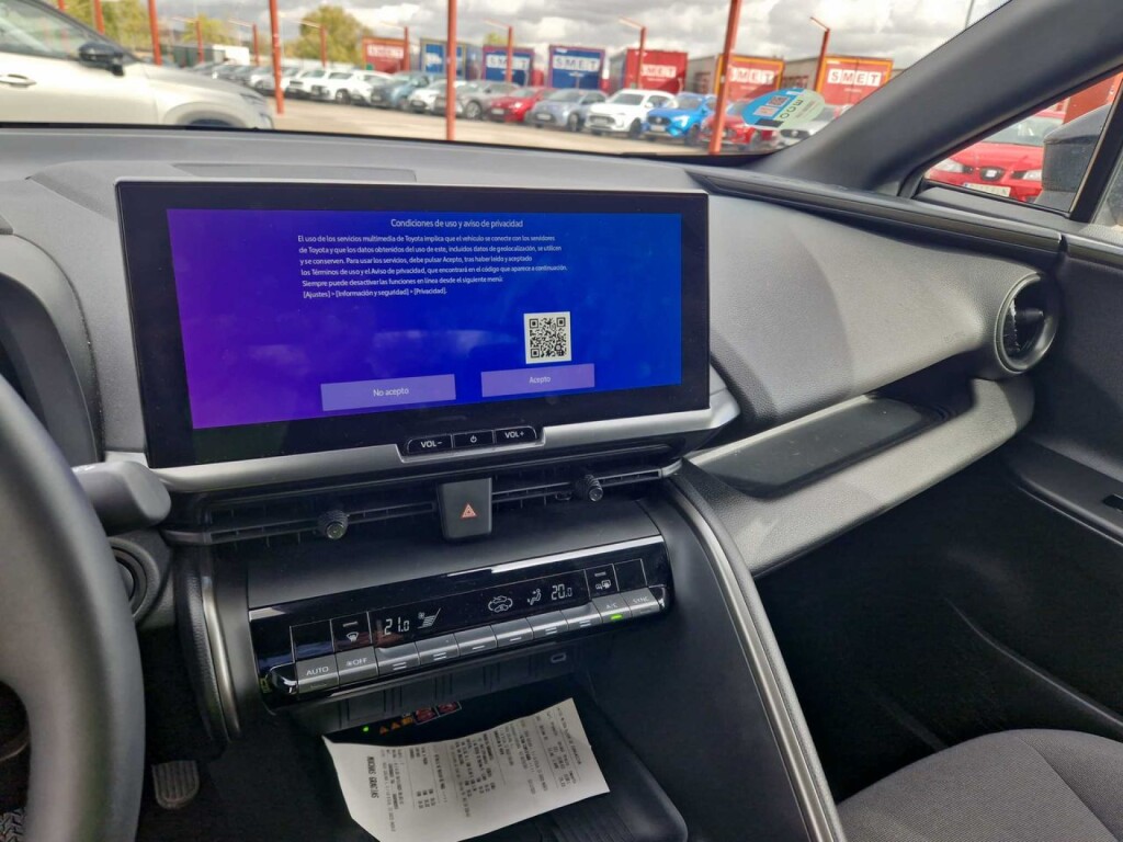 Foto 8 del anuncio Toyota C-HR 1.8 Advance Hybrid 140  de Ocasión en Madrid