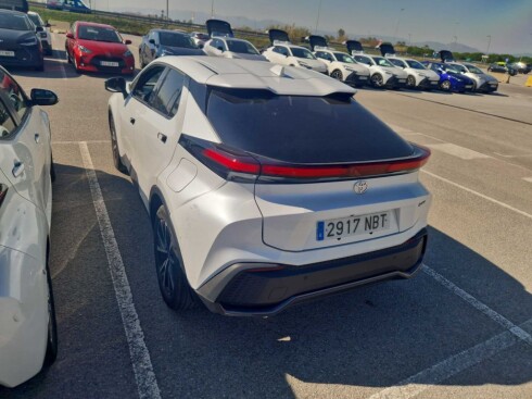 Foto impresión del anuncio Toyota C-HR 1.8 Advance Hybrid 140  de Ocasión en Madrid