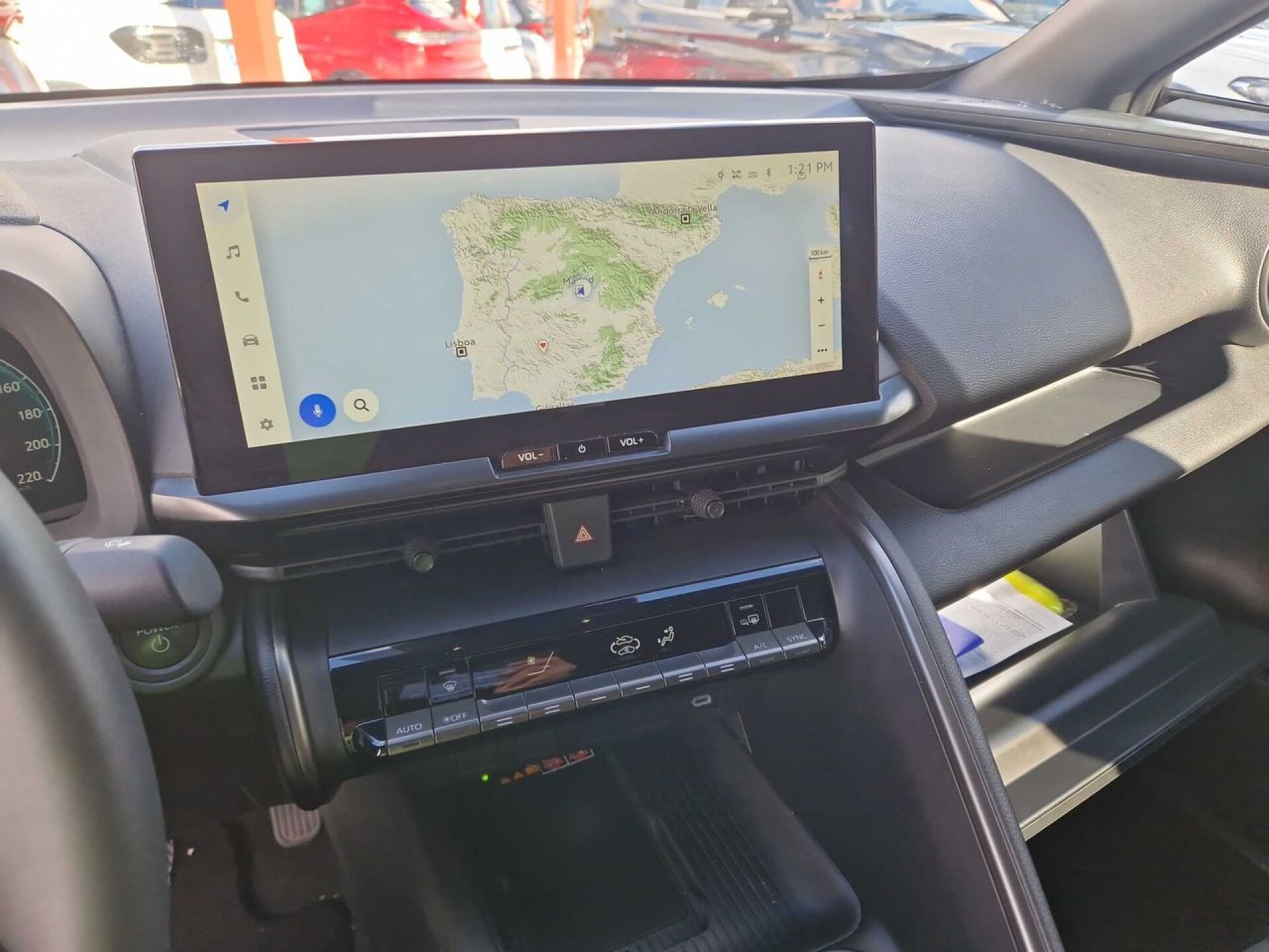 Foto 8 del anuncio Toyota C-HR 1.8 Advance Hybrid 140  de Ocasión en Madrid