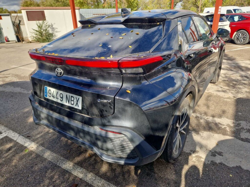 Foto 3 del anuncio Toyota C-HR 1.8 Advance Hybrid 140  de Ocasión en Madrid