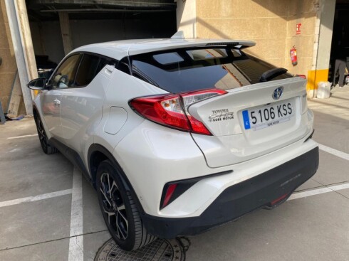 Foto impresión del anuncio Toyota C-HR 1.8 125H Advance  de Ocasión en Madrid
