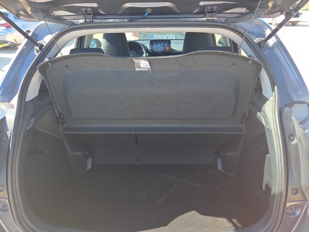 Foto 9 del anuncio Toyota Yaris 1.5 120H Active Plus  de Ocasión en Madrid