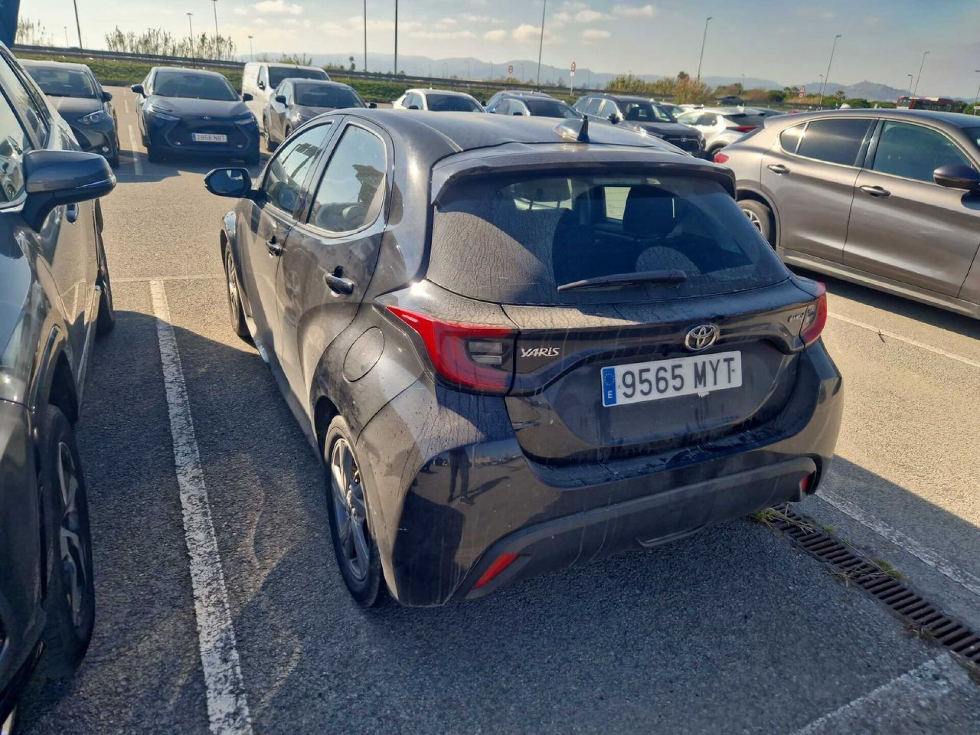 Foto 2 del anuncio Toyota Yaris 1.5 120H Active Plus  de Ocasión en Madrid