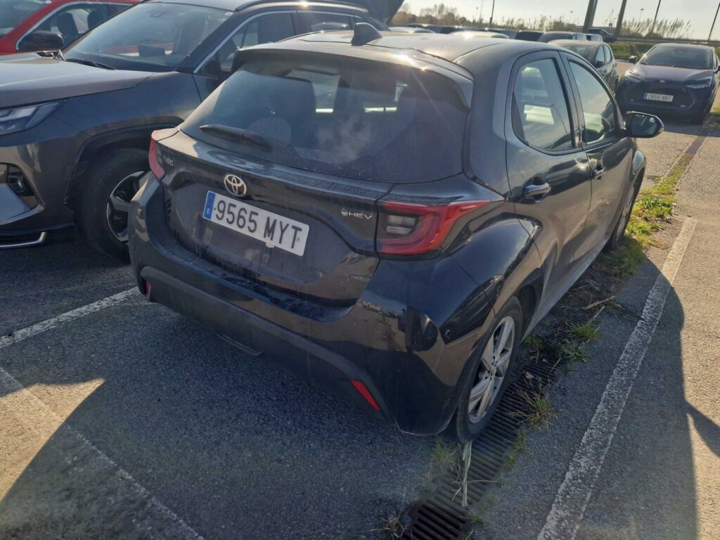 Foto 3 del anuncio Toyota Yaris 1.5 120H Active Plus  de Ocasión en Madrid