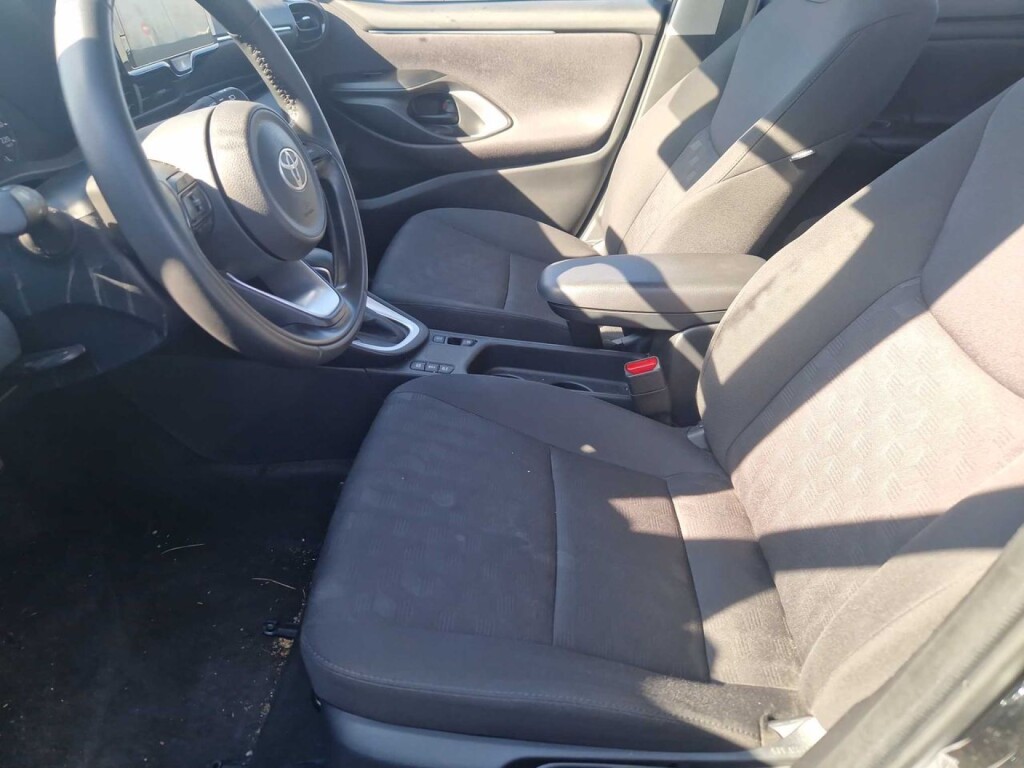 Foto 5 del anuncio Toyota Yaris 1.5 120H Active Plus  de Ocasión en Madrid