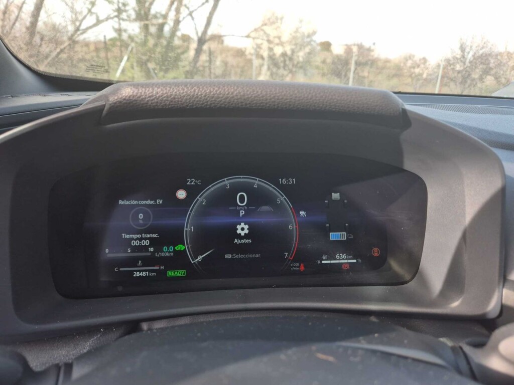 Foto 7 del anuncio Toyota C-HR 1.8 Advance Hybrid 140  de Ocasión en Madrid