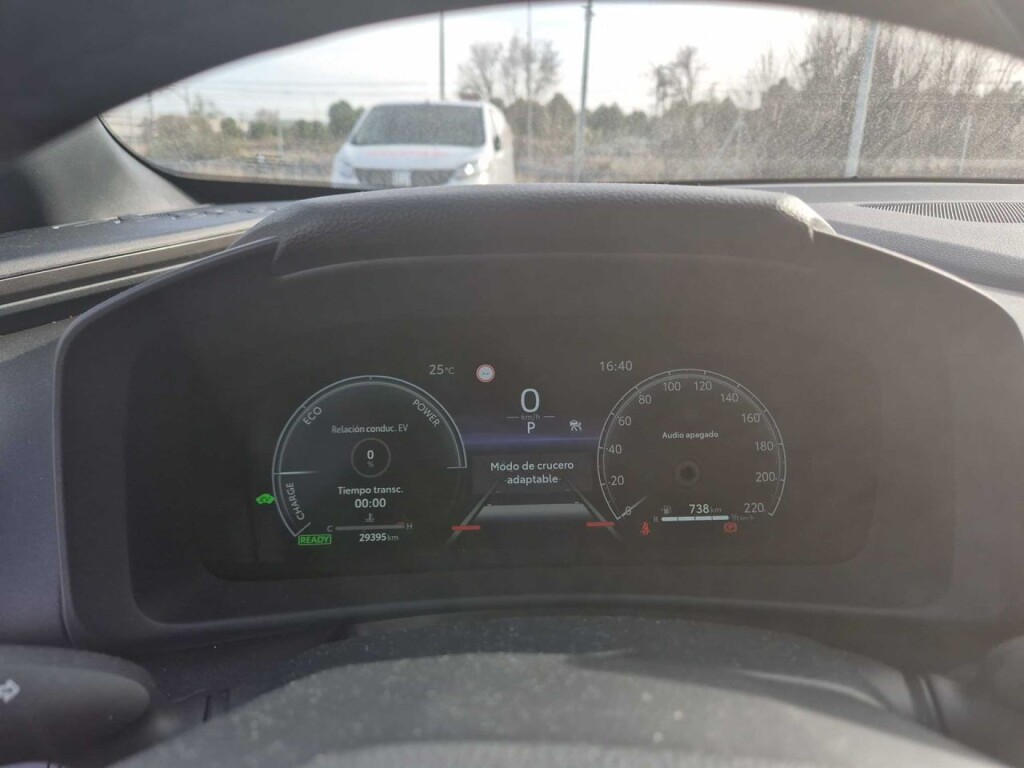 Foto 7 del anuncio Toyota C-HR 1.8 Advance Hybrid 140  de Ocasión en Madrid