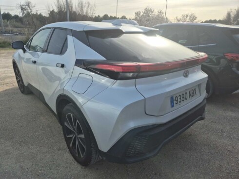 Foto impresión del anuncio Toyota C-HR 1.8 Advance Hybrid 140  de Ocasión en Madrid
