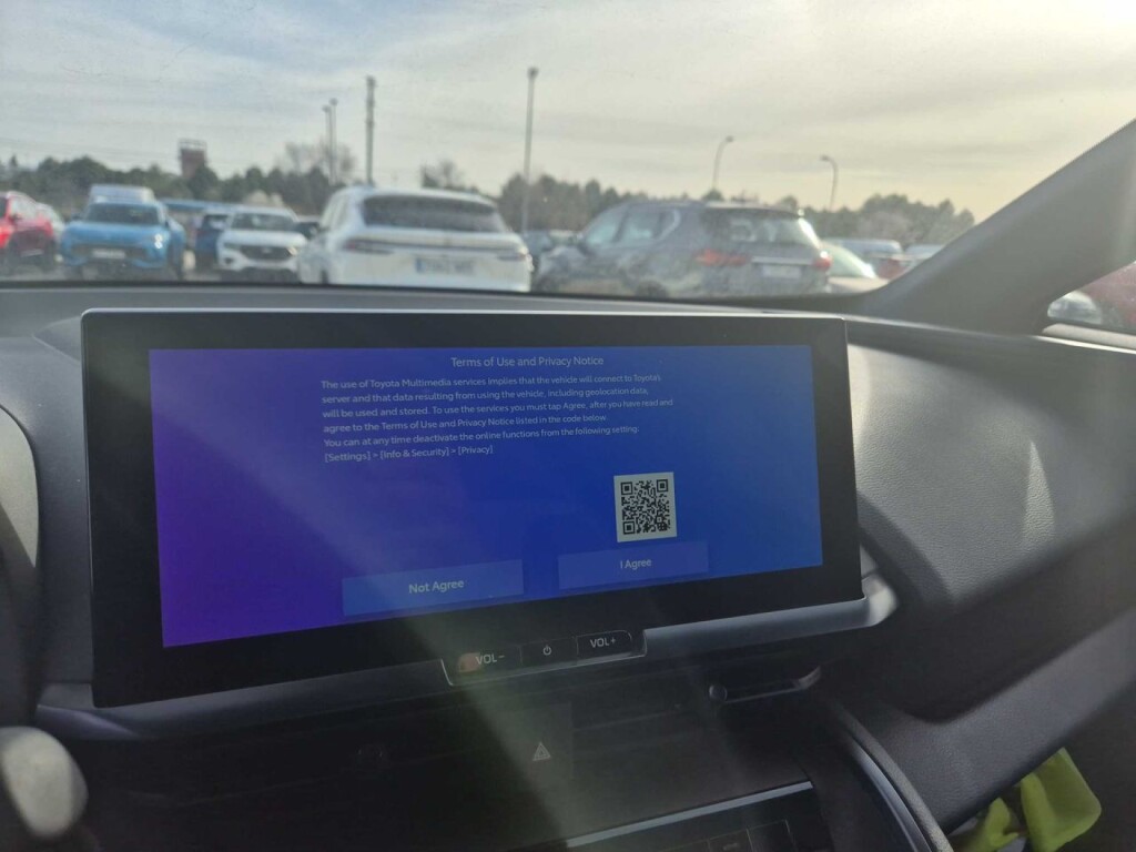 Foto 8 del anuncio Toyota C-HR 1.8 Advance Hybrid 140  de Ocasión en Madrid