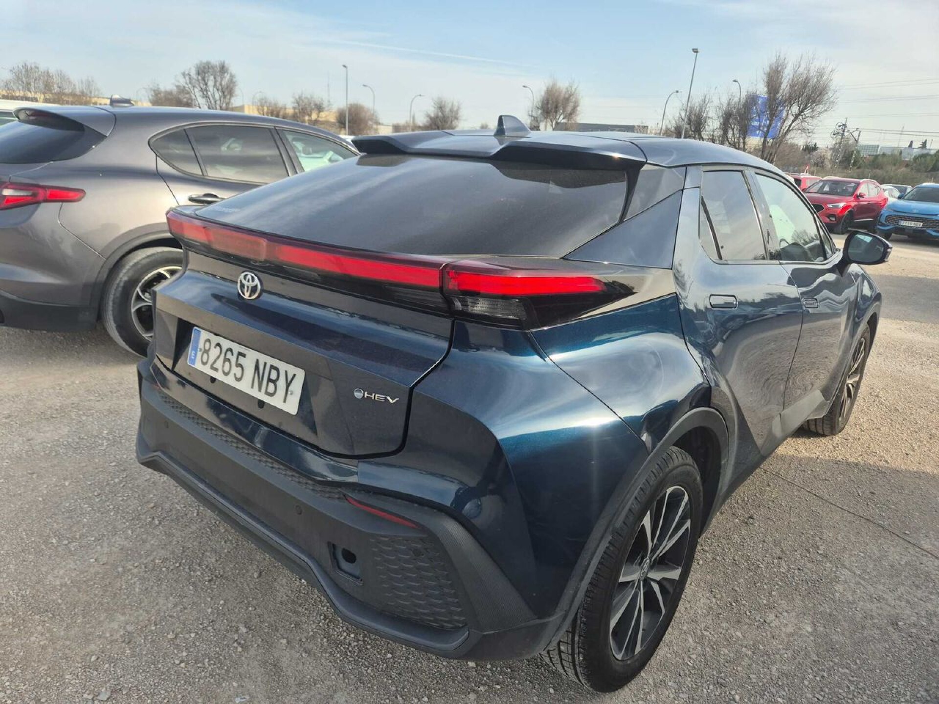 Foto 3 del anuncio Toyota C-HR 1.8 Advance Hybrid 140  de Ocasión en Madrid