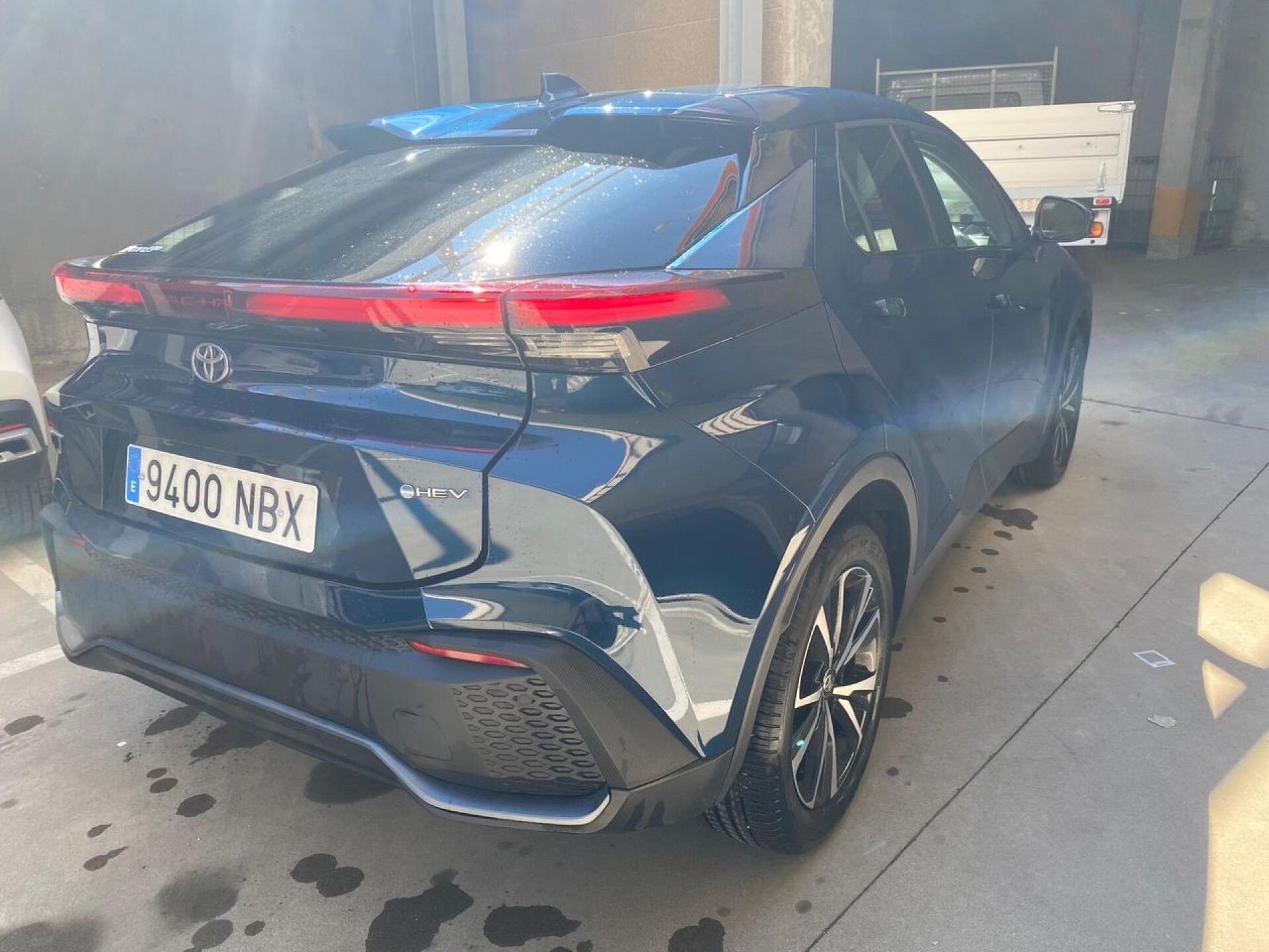 Foto 3 del anuncio Toyota C-HR 1.8 Advance Hybrid 140  de Ocasión en Madrid