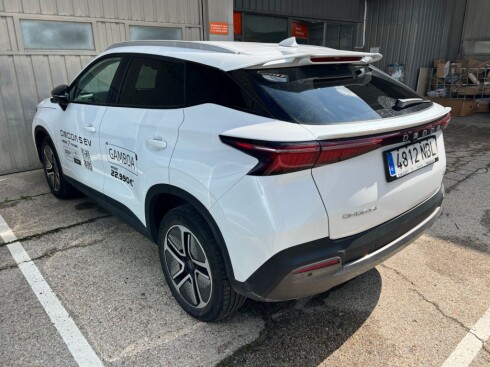 Foto impresión del anuncio Omoda 5 EV EV 61 kWh Premium  de Ocasión en Madrid